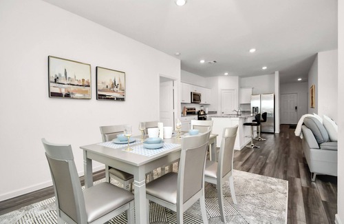 Katy Maison | Exquisite 4-Bedroom Home near Katy Mills – Your Ideal Short-Term Retreat!