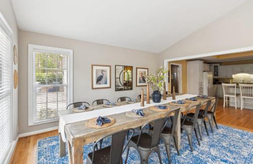 North Augusta Maison | Exquisite 5-BR Estate on 7 Acres with Private Pond