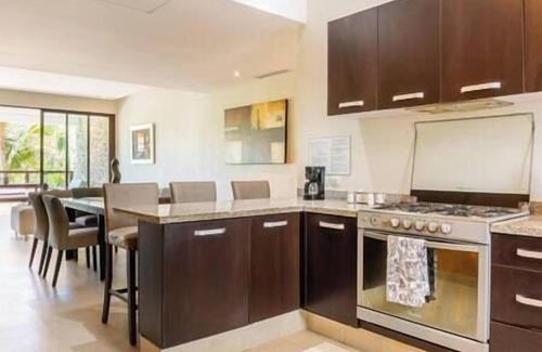Granjas del Marques Appartement | Exquisite Acapulco Retreat in La Isla Residence