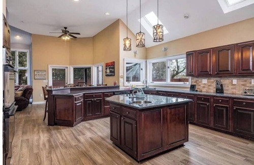 Westbrook Center Maison | Exquisite Beach Villa In Ground pool and Spacious Bermuda room! 2 living Rooms!
