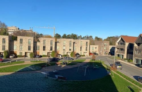 Cambridge Appartement | Exquisite & Contemporary 2 Bed Apartment w Parking 10 mins walk to Papworth, Addenbrookes hospitals & Bio Medical Campus