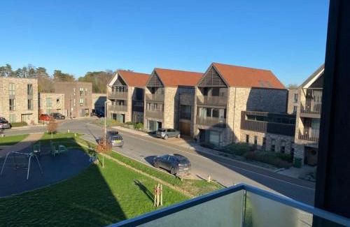 Cambridge Appartement | Exquisite & Contemporary 2 Bed Apartment w Parking 10 mins walk to Papworth, Addenbrookes hospitals & Bio Medical Campus