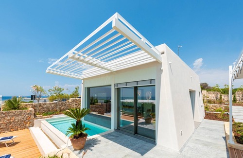 Marina San Gregorio Villa | Superbe maisonnette 5 étoiles avec accès mer, piscine privée, jacuzzi et spa