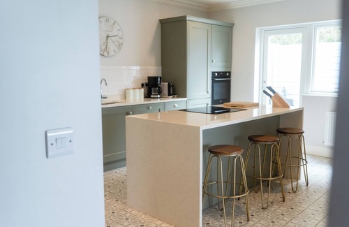 Doolin Maison | Exquisite Lodge with Ocean View & Hot Tub in Doolin beside the Cliffs of Moher
