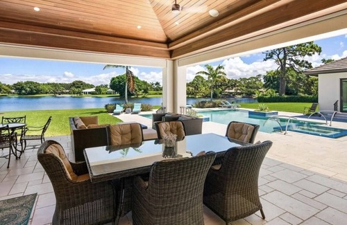Pine Ridge Maison | EXQUISITE NEWER CUSTOM ESTATE HOME W RESORT POOL and AMAZING VIEWS.