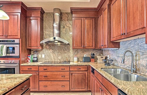 Sam Hughes Copropriété | Exquisite Penthouse with Tucson & Mountain Views!