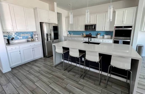 Maricopa County Maison | Exquisite Resort Style Home W/Private Heated Pool +Backyard+ Mountain Views