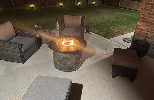 Wheatland Maison | Exquisite Rustic & Serene Lovely Home! Close to Yukon, Mustang, and Airport