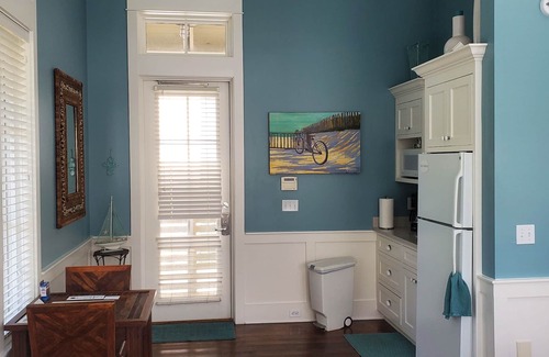 Watercolor Cottage | MAISON DE TRANSPORT AQUARELLE EXQUIS! SLEEPS 2-4 - VENEZ À LA PLAGE ET PROFITEZ DE 30A !!