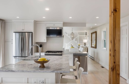 Biddeford Pool Maison | Exquisite Waterfront Retreat - Lindsay
