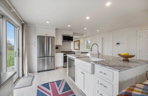 Biddeford Pool Maison | Exquisite Waterfront Retreat - Lindsay