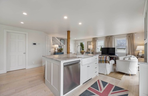 Biddeford Pool Maison | Exquisite Waterfront Retreat - Lindsay