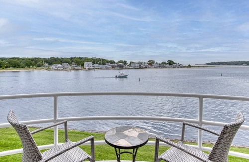Greenport Maison | Exquisite Waterfront Townhome in Greenport with Pool and Boat Slip. Walk to all!