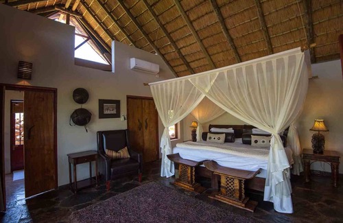 Madikwe Game Reserve Cabine | Exquisite Private Lodge in big 5 game reserve