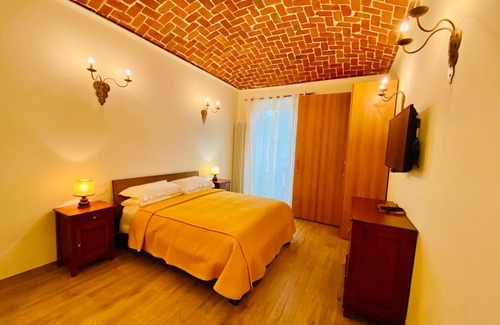Madonna del Pilone Appartement | Exquisitely renovated and centrally located apartment with free parking