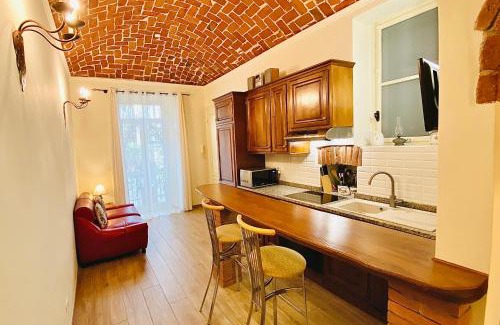 Madonna del Pilone Appartement | Exquisitely renovated and centrally located apartment with free parking