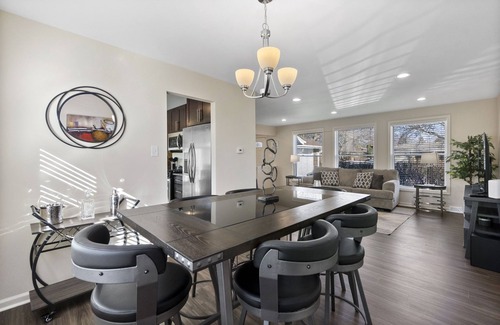Matteson Maison | Extended Stay Matteson FHS Rental