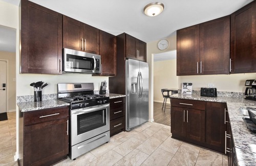 Matteson Maison | Extended Stay Matteson FHS Rental
