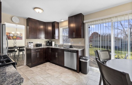 Matteson Maison | Extended Stay Matteson FHS Rental