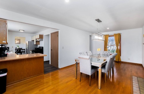 Fox Valley Maison | *Extended Stay* Naperville FHS Rental - Knoll Dr