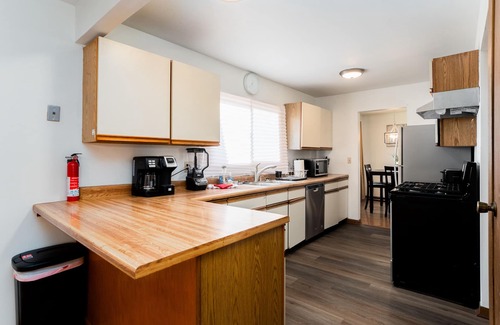 Fox Valley Maison | *Extended Stay* Naperville FHS Rental - Knoll Dr