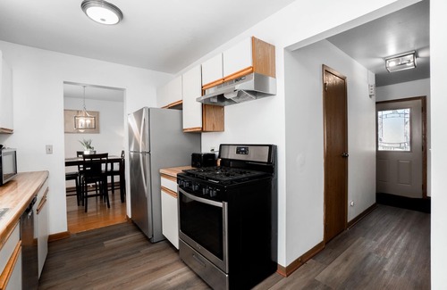 Fox Valley Maison | *Extended Stay* Naperville FHS Rental - Knoll Dr