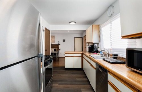 Fox Valley Maison | *Extended Stay* Naperville FHS Rental - Knoll Dr