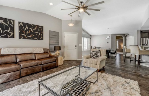 Colorado Springs Maison | Extended Stay- Theater Room, Workspace, and Grill