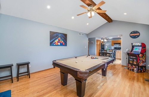 Woodridge Maison | *Extended Stay* Woodridge FHS Rental