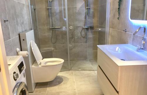 Norrahammar Appartement | Extraordinary apartment with double shower