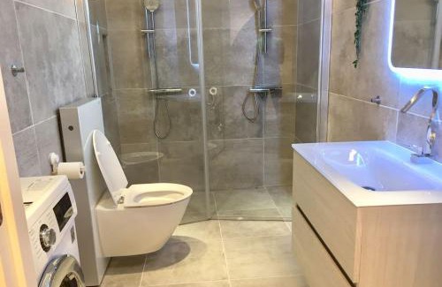 Norrahammar Appartement | Extraordinary apartment with double shower