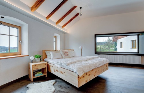 Senftenbach Appartement | Extraordinary loft in a former stable building