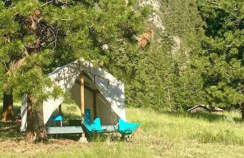 Shoup Location De VR | Extraordinary Retreat on the Scenic Salmon River!