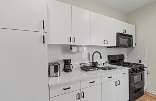 North Bergen Maison | Extremely Large 4 bedroom/Easy access to NYC