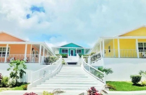 Rolleville Maison | Exuma Point Villas -Swimming Pigs Resort- Green Lignam Vitae