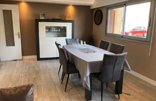 Fecamp Appartement | Fécamp, Etretat, Yport, joli appartement tout près de la plage et de la gare, zéro six soixante dix-huit soixante treize trente six quatre vingt onze