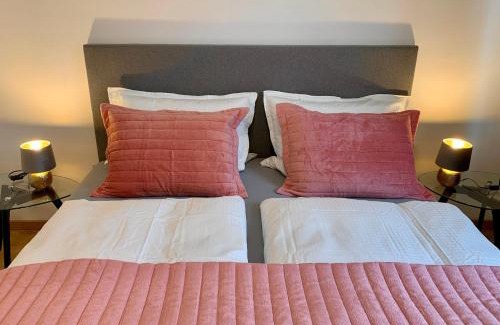 Daberstedt Appartement | Für Gruppen und Familien - große Ferienwohnung Nähe Stadtpark, 4 Schlafzimmer, 2 Bäder, Terrasse, Parkplatz