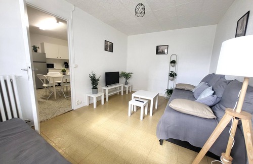 Trappes Appartement | K1 Appartement rez de jardin : 6 lits avec parking