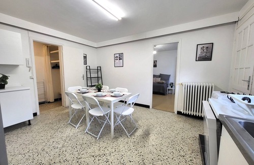 Trappes Appartement | K1 Appartement rez de jardin : 6 lits avec parking