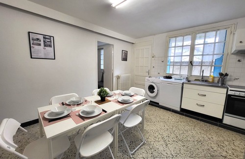 Trappes Appartement | K1 Appartement rez de jardin : 6 lits avec parking