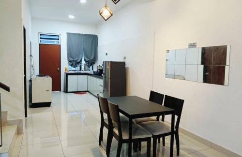 Taman Bukit Dahlia Maison | F.A Guesthouse Pasir Gudang