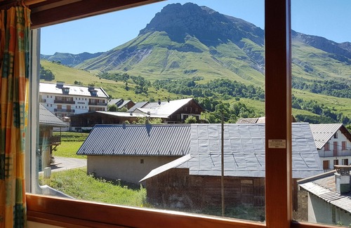 Albiez-Montrond Appartement | F1 mezzanine 5 personnes maximum - Lumineux - Vue sur les Aiguilles d'Arves