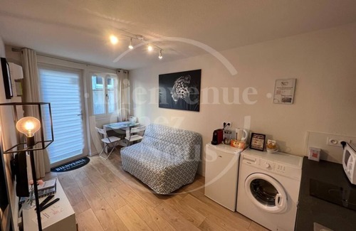Vallieres Appartement | F2, Av. Marx Dormoy Centre ville . (A)