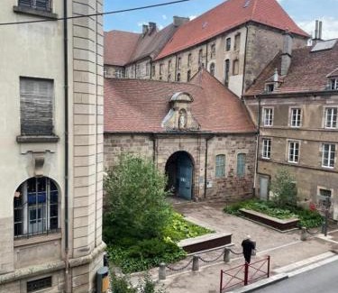 Luxeuil-les-Bains Appartement | F2 Centre Historique Saint Colomban