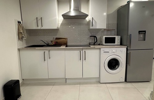 Etampes Appartement | F2 jacuzzi moderne / spacieux (5 min gare)