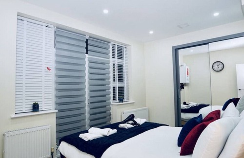 Redbridge Appartement | F3- 690 Cranbrook Rd · Stunning Apt | Free Parking | Private Garden