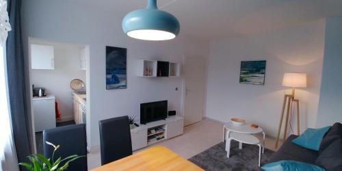 Laubegast Appartement | F3 - "Gemütlich mit Kunst"