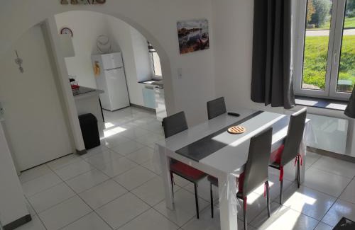 Domvallier Appartement | F3 meublés proche du circuit automobile International et du karting de Juvaincourt