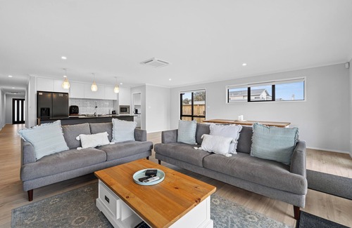 Richmond Downs Maison | Fab Family Getaway - Waihi Beach Holiday Home