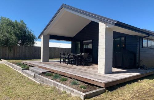 Bowentown Maison | Fab Family Getaway - Waihi Beach Holiday Home